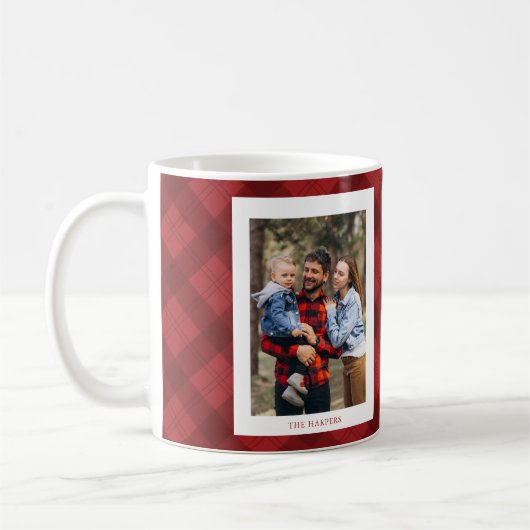 Modern Red Plaid Rustic Monogram Photo Christmas Koffiemok (Links)
