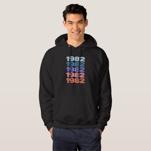 Modern Repeated Text 1982 Hoodie (Voorkant volledig)