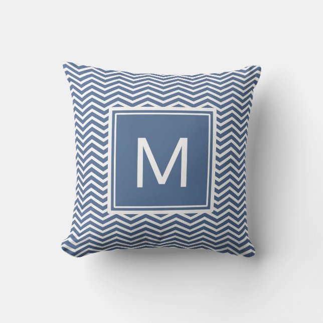Modern Riverside Blue Chevrons en Monogram Kussen (Voorkant)