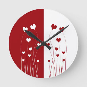 Modern Romantic Red White Love Hearts Ronde Klok