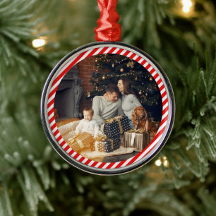 Modern rood en wit gestreept metalen ornament