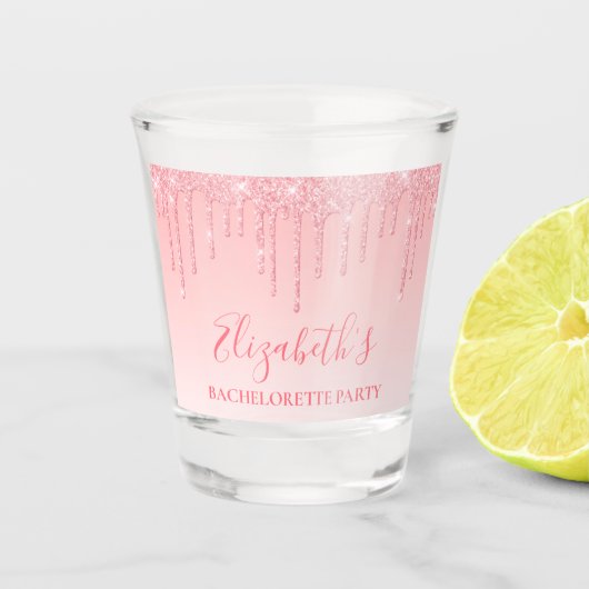 Modern Roze Blush Glitter Bachelorette Party Shot Glas (Voorkant)