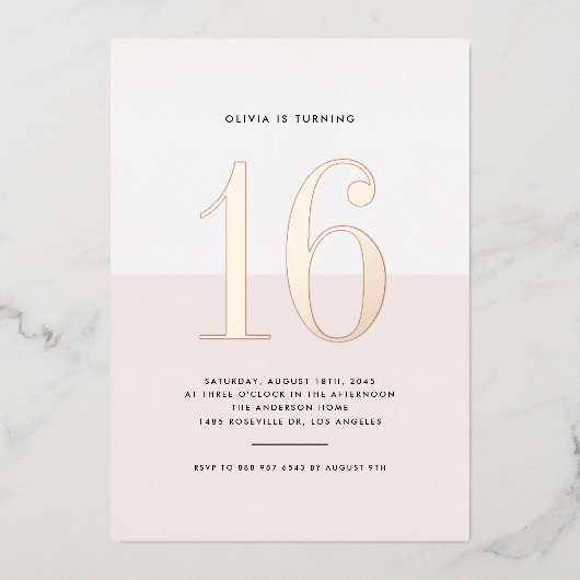 Modern Roze en Wit Sweet Sixteen Roos Goudfolie Folie Uitnodiging (Voorkant)