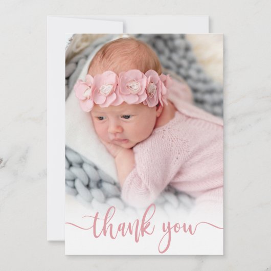 Modern roze script pasgeboren Baby foto dank u Bedankkaart (Voorkant)
