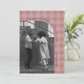 Modern Rustic Plaid Holiday Photo Card Personalize Kaart (Staand voorkant)