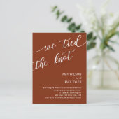 Modern Rustic Terracotta Wedding Announcement Briefkaart (Staand voorkant)