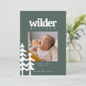 Modern Rustiek Groen Bos Baby Naam Foto Geboorte Aankondiging (Staand voorkant)