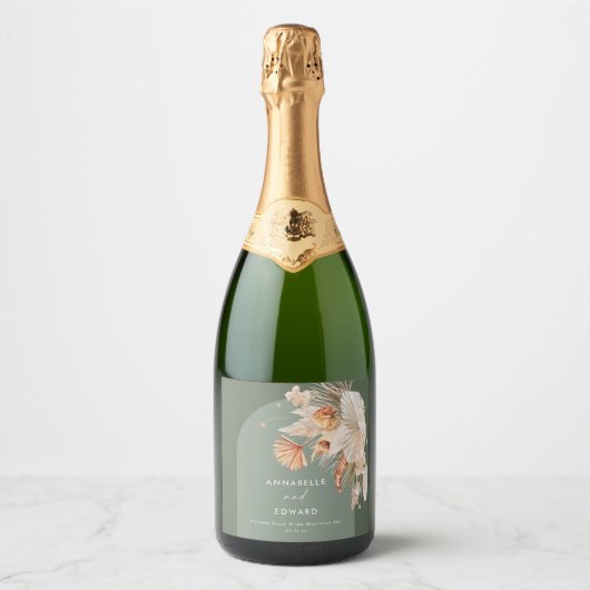 Modern Sage Green Bohemian Pampas Grass Botanical Sparkling Wijnetiket (Voorkant)
