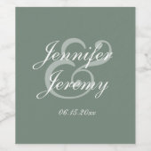 Modern Sage Green Elegant White Script Wedding Wijn Etiket (Enkel label)