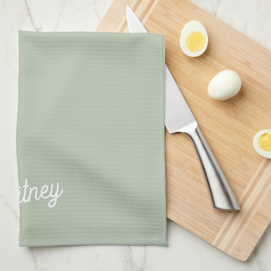Modern Sage Green gepersonaliseerd monogram en naa Theedoek (Quarter Fold)