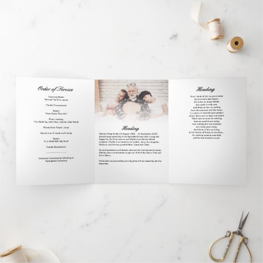 Modern Script 8-Photo Trifold Begrafenisprogramma Drieluik Programma (Binnen)