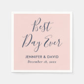 Modern Script Blush en Navy Blue Wedding Servet (Voorkant)