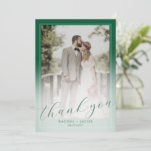 Modern Script Donkergroen 2-foto bruiloft dank u Bedankkaart (Staand voorkant)
