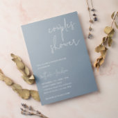 Modern Script Dusty Blue Couple Vrijgezellenfeest Kaart