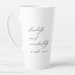 Modern script, eerlijk en nette koffie latte mok