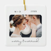 Modern script elegant Merry Married Wedding Foto Keramisch Ornament (Voorkant)