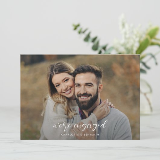 Modern Script en foto's Engagement Party Kaart (Staand voorkant)