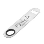 Modern script gepersonaliseerde bruidsmeisje speed flessenopener (Voorkant Gekanteld)