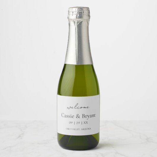 Modern Script Grijs Elegant Bruiloft Welkom Gift Sparkling Wijnetiket (Voorkant)