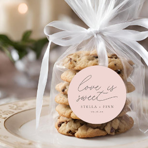 Modern script liefde is een lieve bruiloft ronde sticker