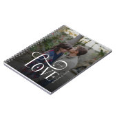 Modern Script Love Custom Engaged Couples Photo Notitieboek (Linkerzijde)