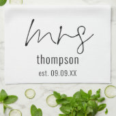 Modern Script Mrs Name Date Bride Keepomwille Theedoek (Gevouwen)