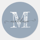 Modern Script Naam Monogram Initiaal Dusty Blue Ronde Sticker (Voorkant)