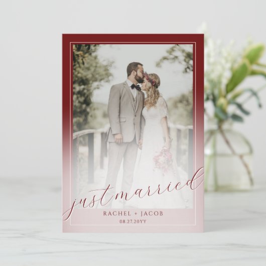 Modern Script Rood 2-foto net getrouwd bruiloft Aankondiging (Staand voorkant)