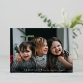 Modern Script Vrede Liefde Vreugde Kerst Foto  Folie Feestdagenkaart (Staand Voorkant)