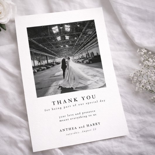 Modern Serif Typography Wedding Photo Bedankkaart
