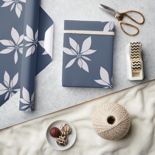 Modern Simple Navy Blue Floral Pattern Cadeaupapier (Crafts)