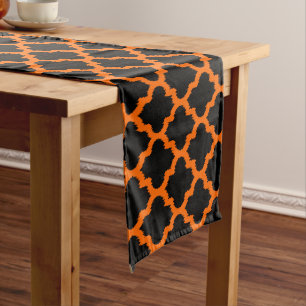 Modern Sinaasappel Quatrefoil patroon op zwart Korte Tafelloper