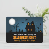 Modern Spooky Haunted House Halloween Party Kaart (Staand voorkant)