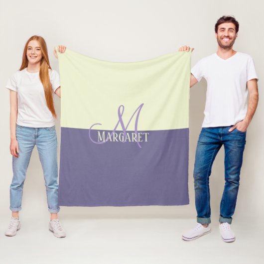 Modern stylish purple white personalized name  fleece deken (In situ)