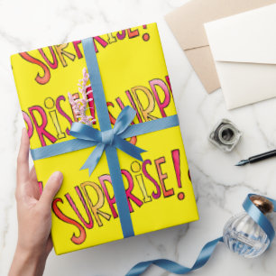 Modern Surprise Kleurrijke Gele Cartoon Typografie Cadeaupapier