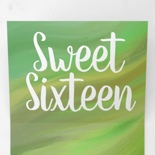 Modern Sweet 16 Marble Forest Green Swirls Drieluik Uitnodiging (Binnenzijde eerst)