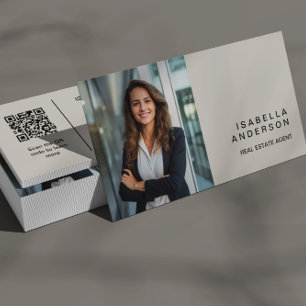 Modern Tan Real Estate Professionele Foto QR Visitekaartje