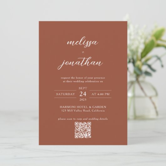 Modern Terracotta Script Foto QR code Bruiloft Kaart (Staand voorkant)