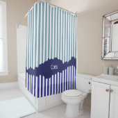 Modern Torn White Stripes Blue Layered Name Douchegordijn (In situ)