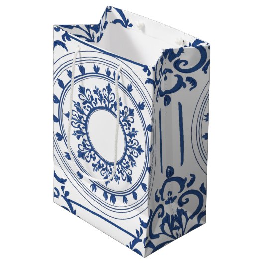 Modern trendy Blauw Wit chinoiserie bloemenfeest Medium Cadeauzakje (Voorkant Gekanteld)