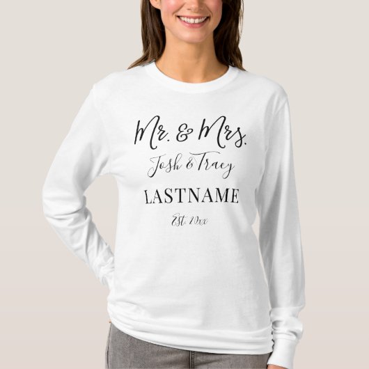 Modern Trendy Script personaliseerde Mr en Mrs. T-shirt (Voorkant)