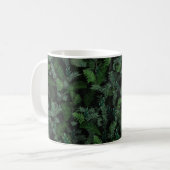 Modern tropical green foliage Black pattern Koffiemok (Voorkant links)