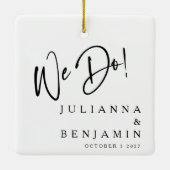 Modern We Do Elegante Aangepaste Zwarte Witte Trou Keramisch Ornament (Achterkant)