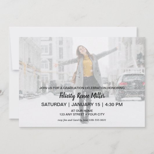 Modern White Script Photo Graduation Invitations Kaart (Achterkant)