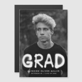 Modern White Spray Paint Photo Afstuderen Magnetische Uitnodiging (Voorkant / Achterkant)