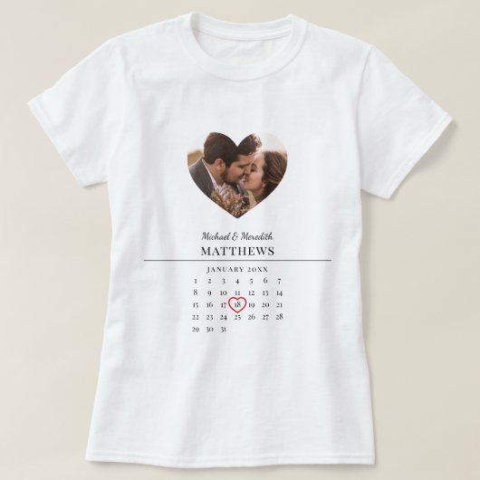 Modern White Wedding Calendar Newly Weds T-Shirt (Design voorkant)