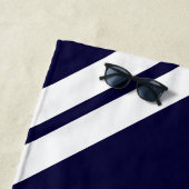 Modern Wifey Script Navy en White Stripes Strandlaken (In situ)