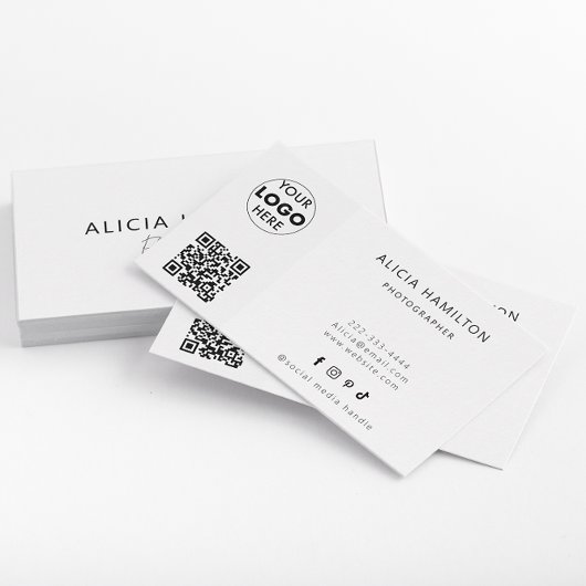 Modern | Wit | QR-code & Logo | Minimalistisch Visitekaartje