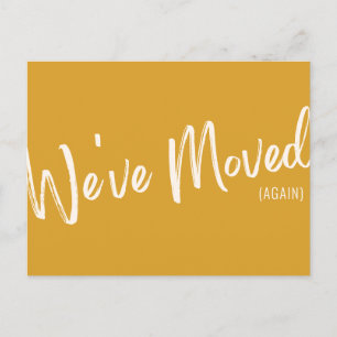 Modern Yellow Chic Script We hebben kennisgeving v Briefkaart