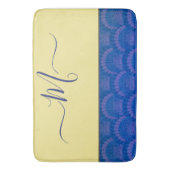 Modern Yellow Coastal Blue Seashell Monogram Bath Badmat (Voorkant Verticaal)